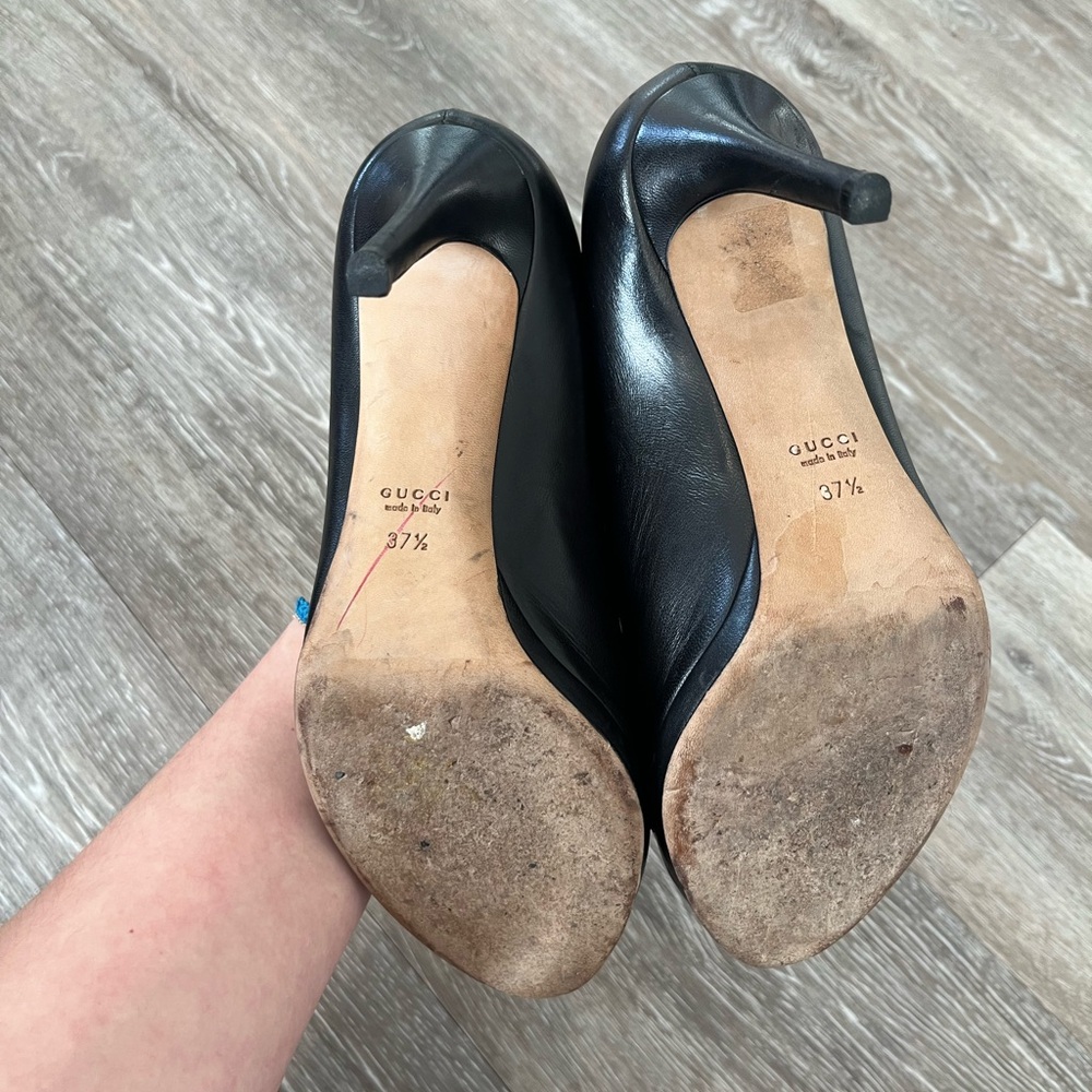 Gucci Black Peep-Toe Heels with Silver Accents - Picture 4 of 4